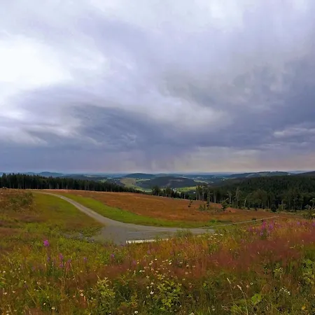 아파트 Zum Bachrauschen *